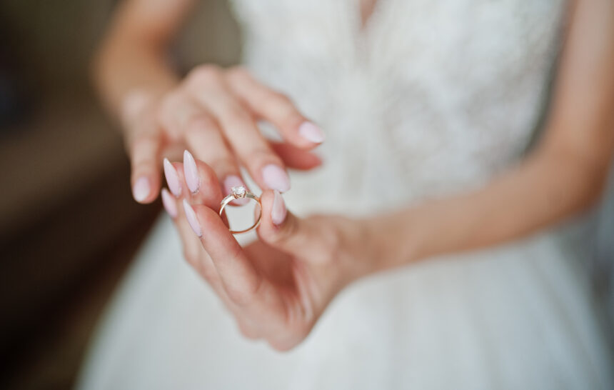 Biżuteria ślubna — co warto wiedzieć?